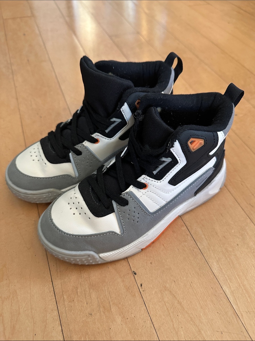 Zara Kids High-Top Athletic Sneakers in Black, White & Gray size 2.5
